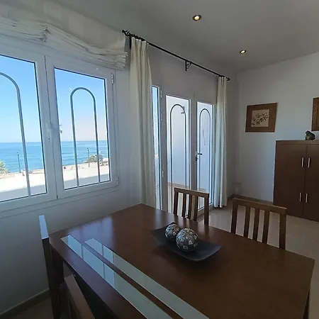Front Apartment *