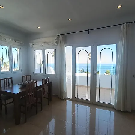 Front Apartment *